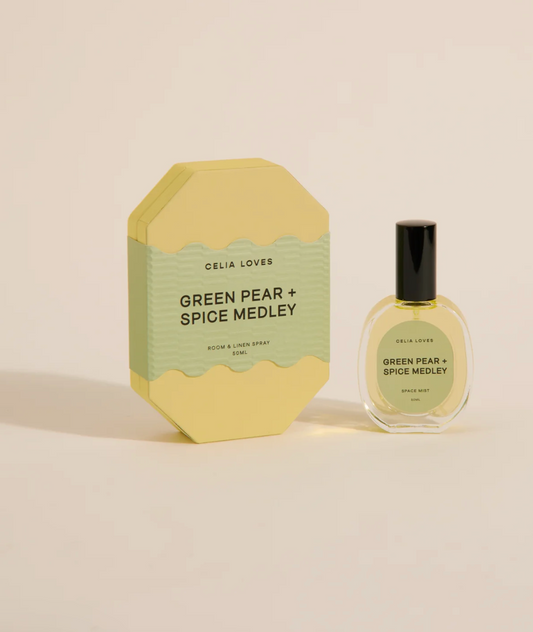 Celia Loves - Space mist Green Pear Spice Medley 50ml